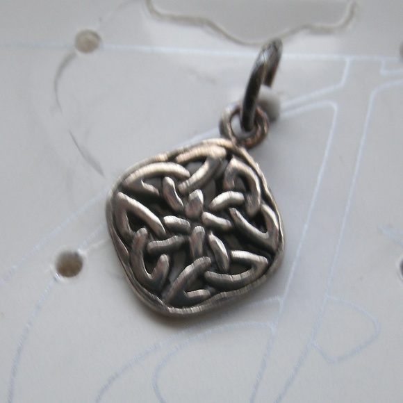Sterling Silver Celtic Endless Knotwork Pendant - Picture 4 of 4